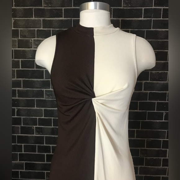 TWO TONE SPLIT MOCK NECK MAXI DRESS - Picture 3 of 11